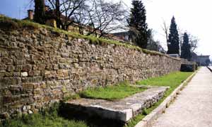 Emona, rimsko obzidje